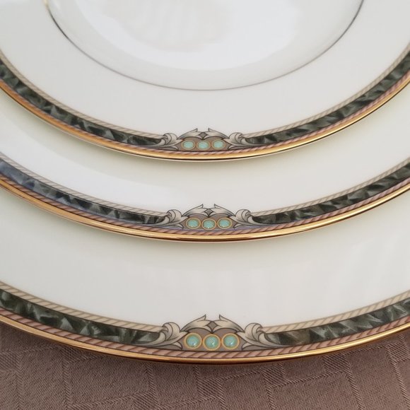 Noritake Covina 5 Piece Place Setting**EXCELLENT** - Picture 2 of 7